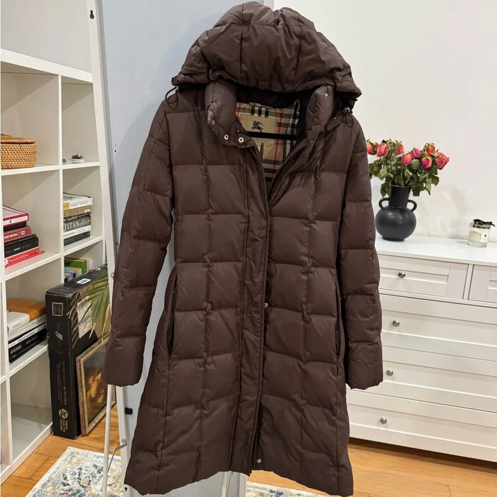 Burberry Chocolate Puffer Jacket with Check Lining - Picture 7 of 14